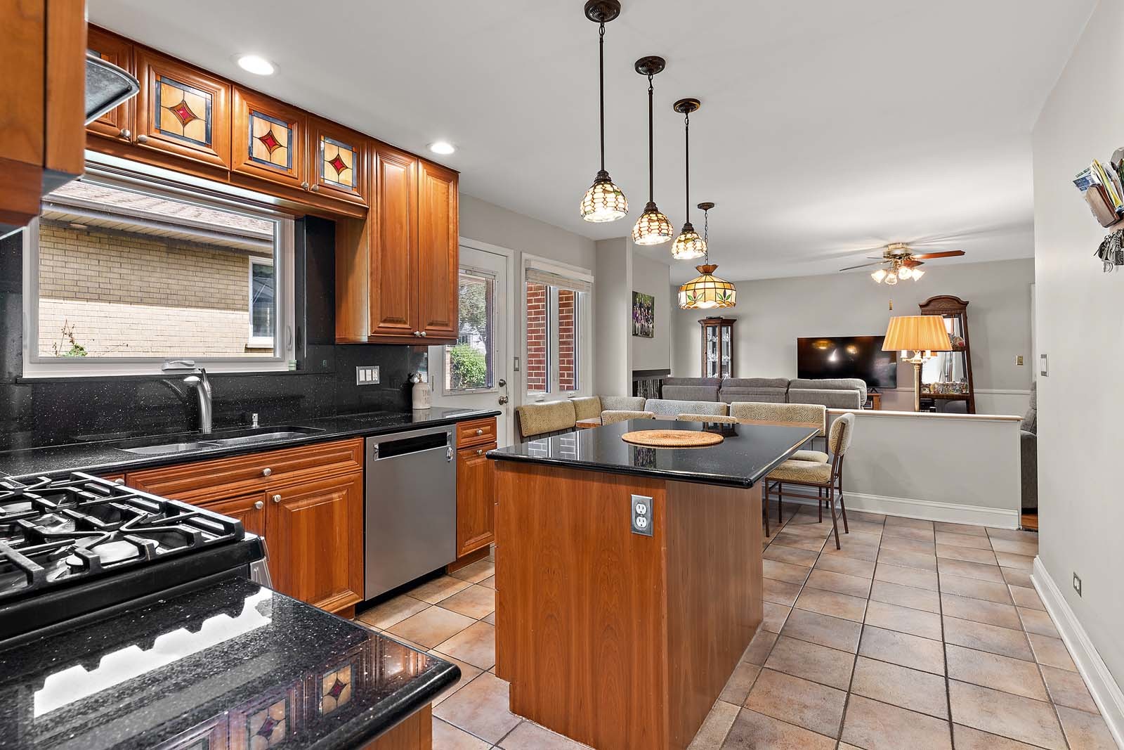 112 N Regency Drive, Arlington Heights, IL 60004