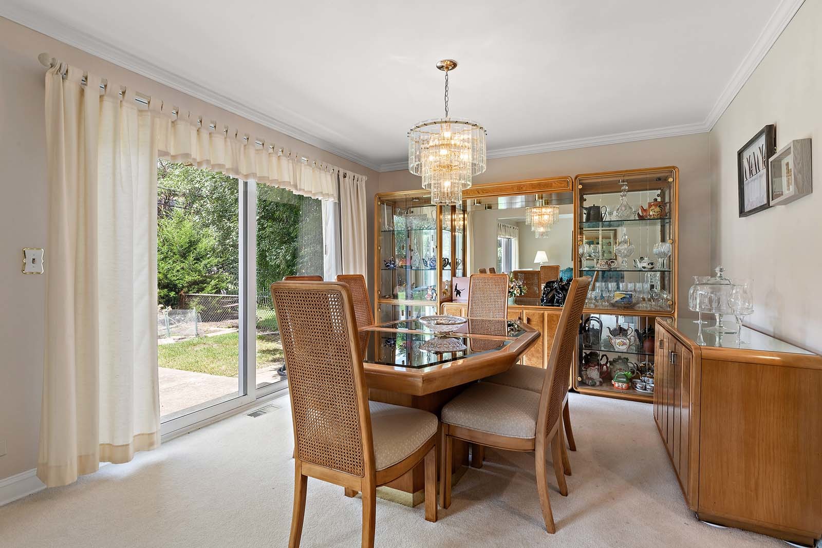 112 N Regency Drive, Arlington Heights, IL 60004