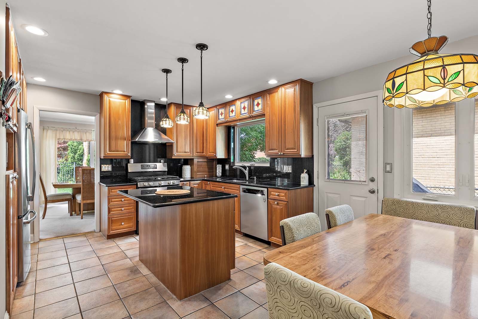 112 N Regency Drive, Arlington Heights, IL 60004