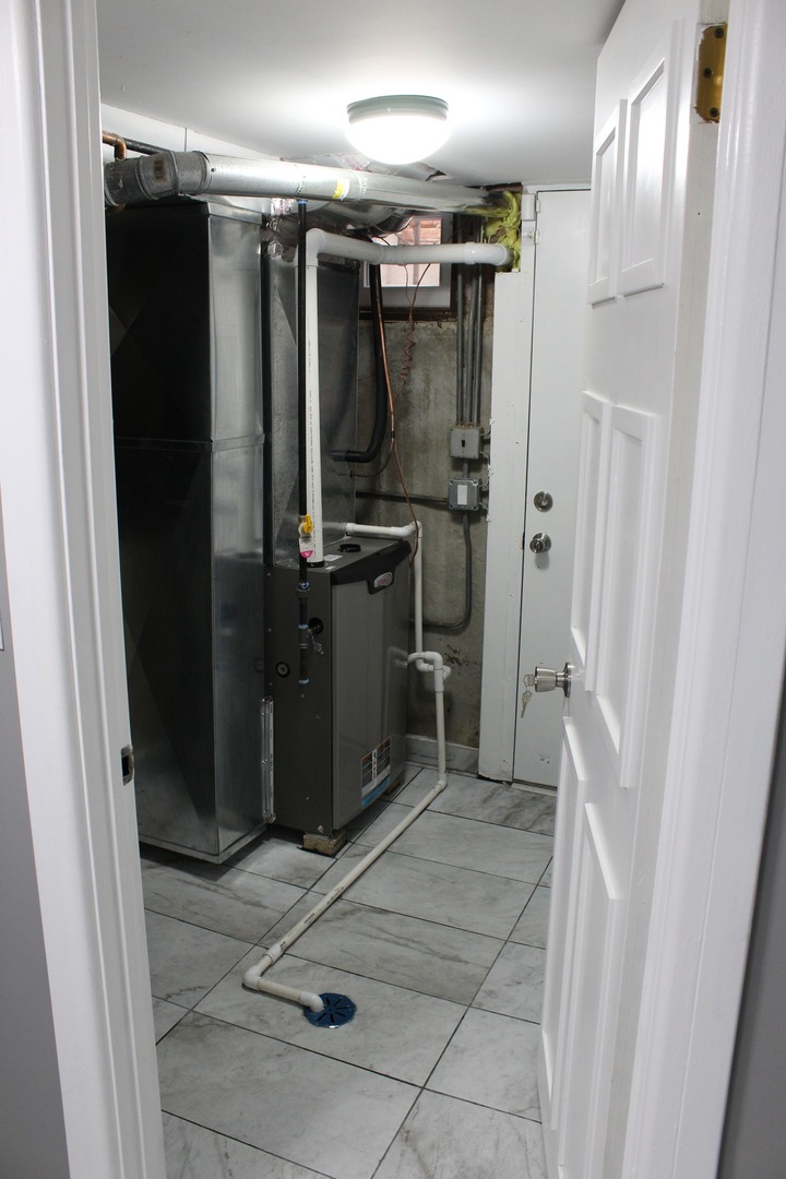 551 W 95th Street, Chicago, IL 60628