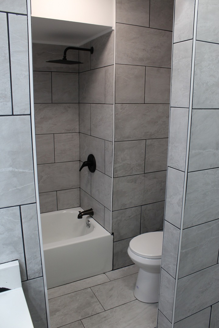 551 W 95th Street, Chicago, IL 60628