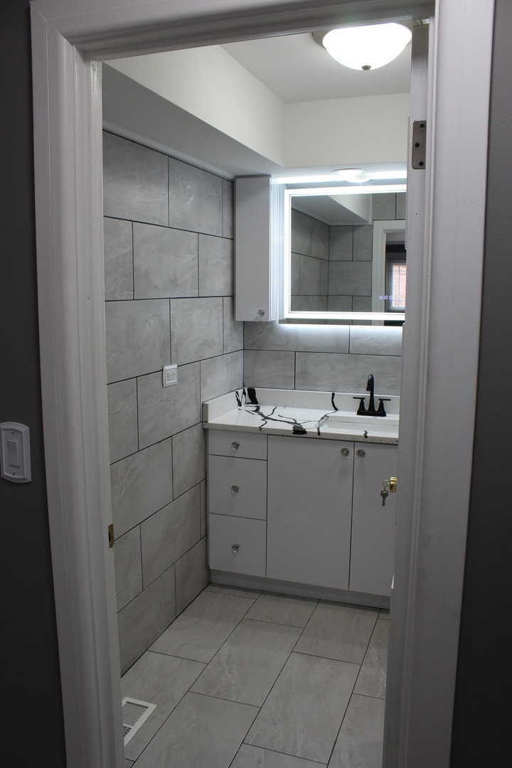 551 W 95th Street, Chicago, IL 60628