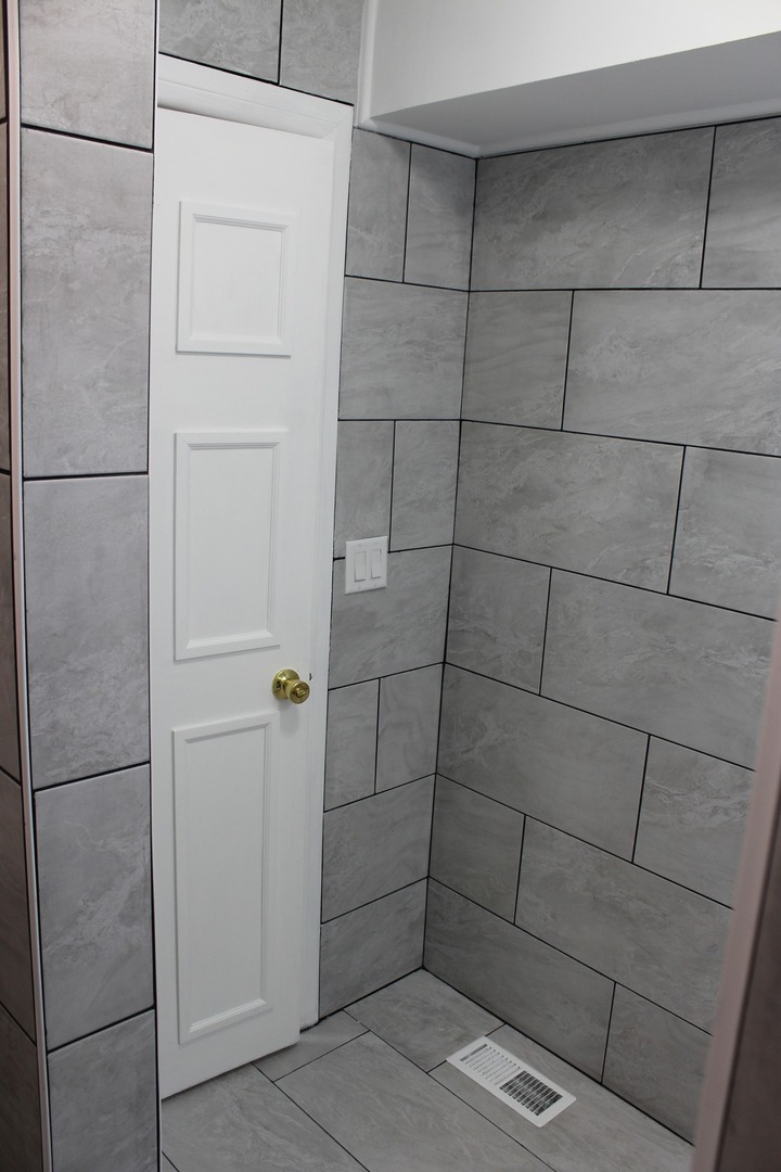 551 W 95th Street, Chicago, IL 60628