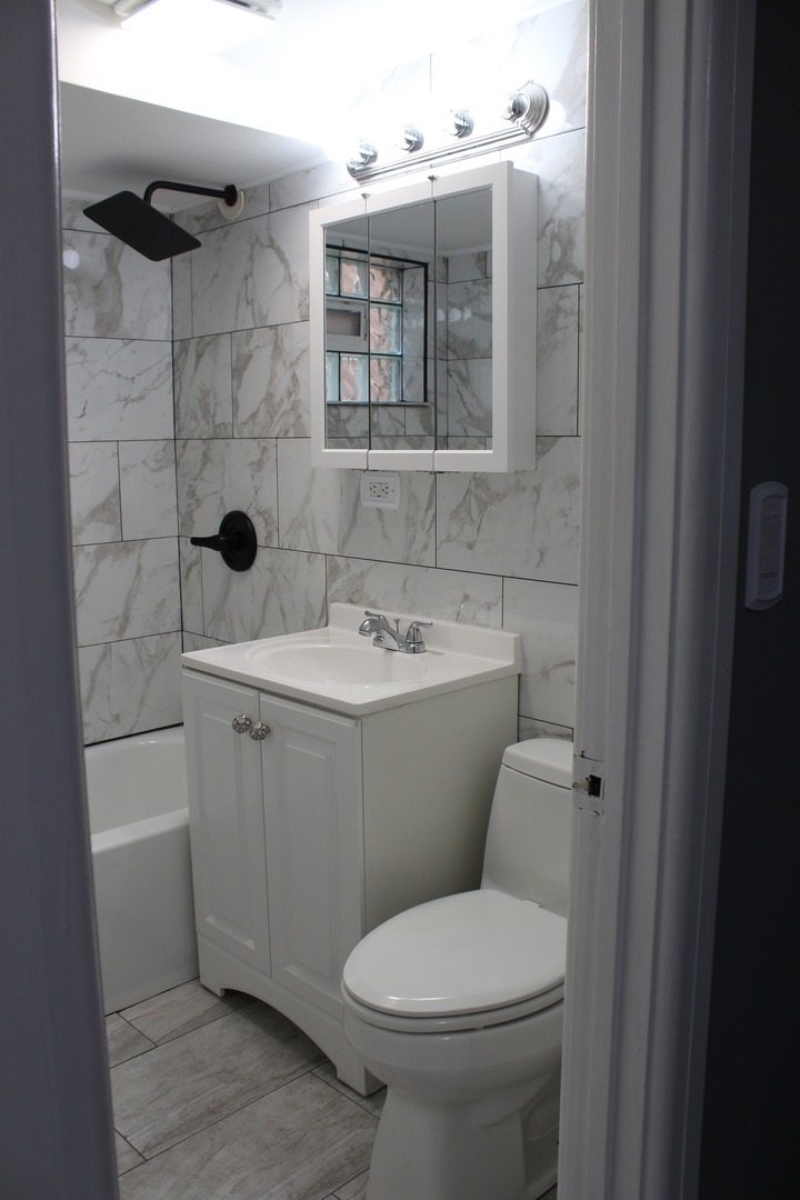 551 W 95th Street, Chicago, IL 60628