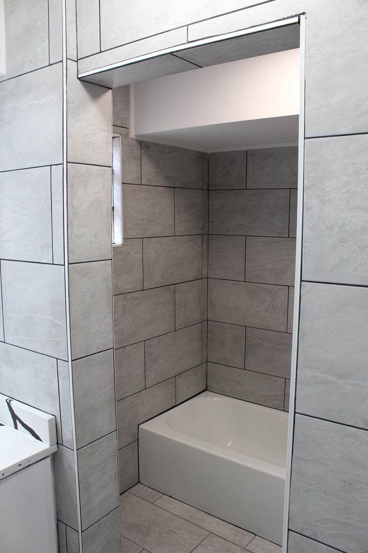 551 W 95th Street, Chicago, IL 60628