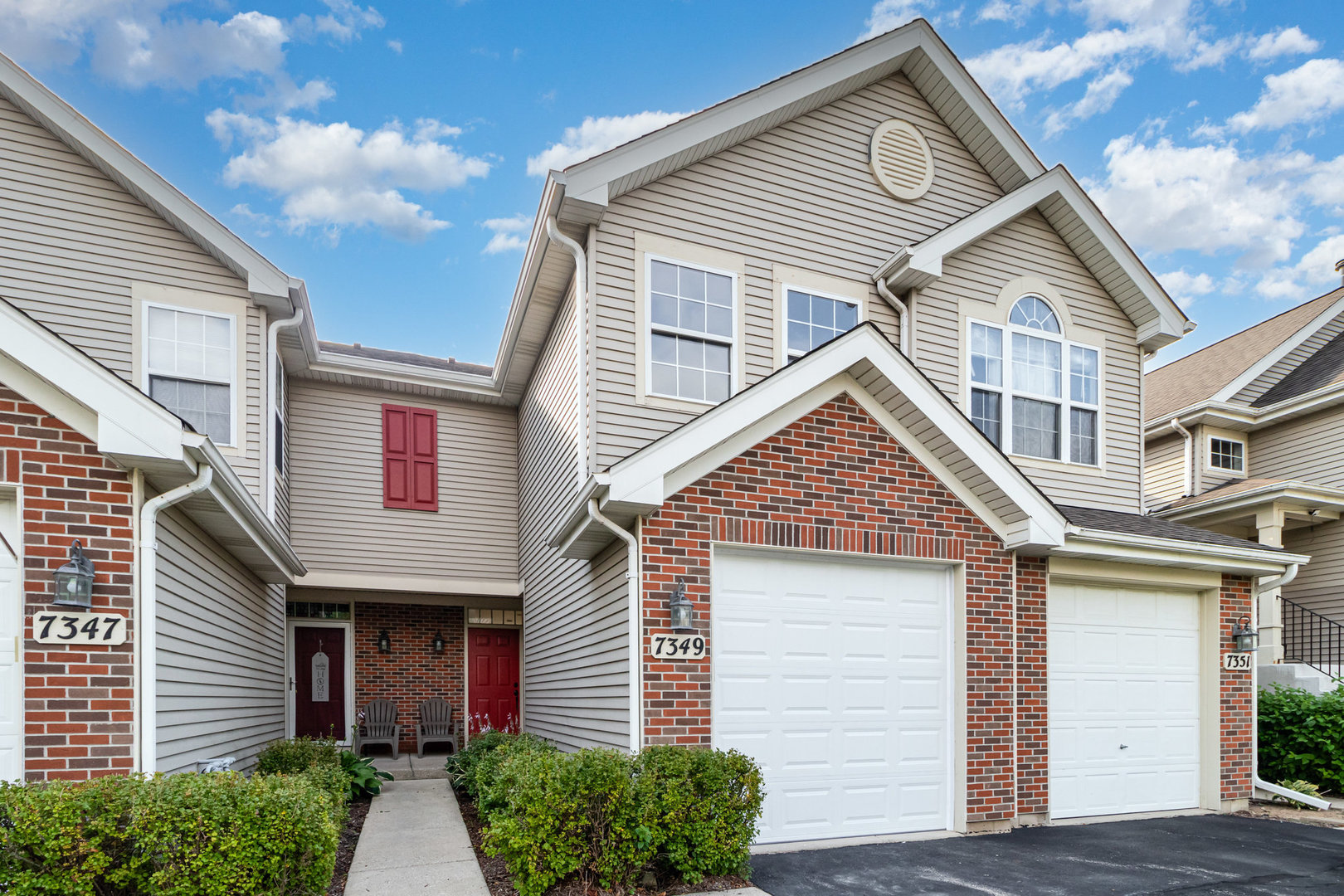 7349 Grandview Court, Carpentersville, IL 60110