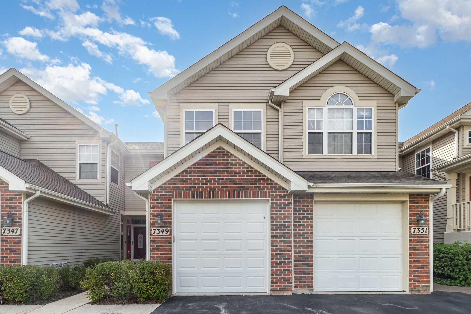 7349 Grandview Court, Carpentersville, IL 60110