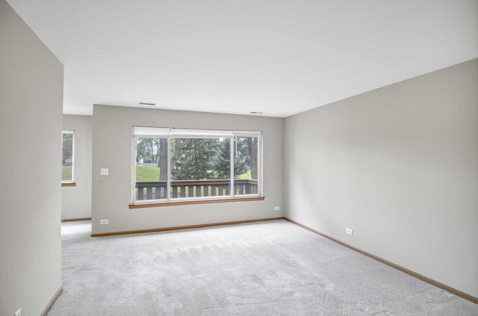 737 CANDLERIDGE Court #D2, Bartlett, IL 60103