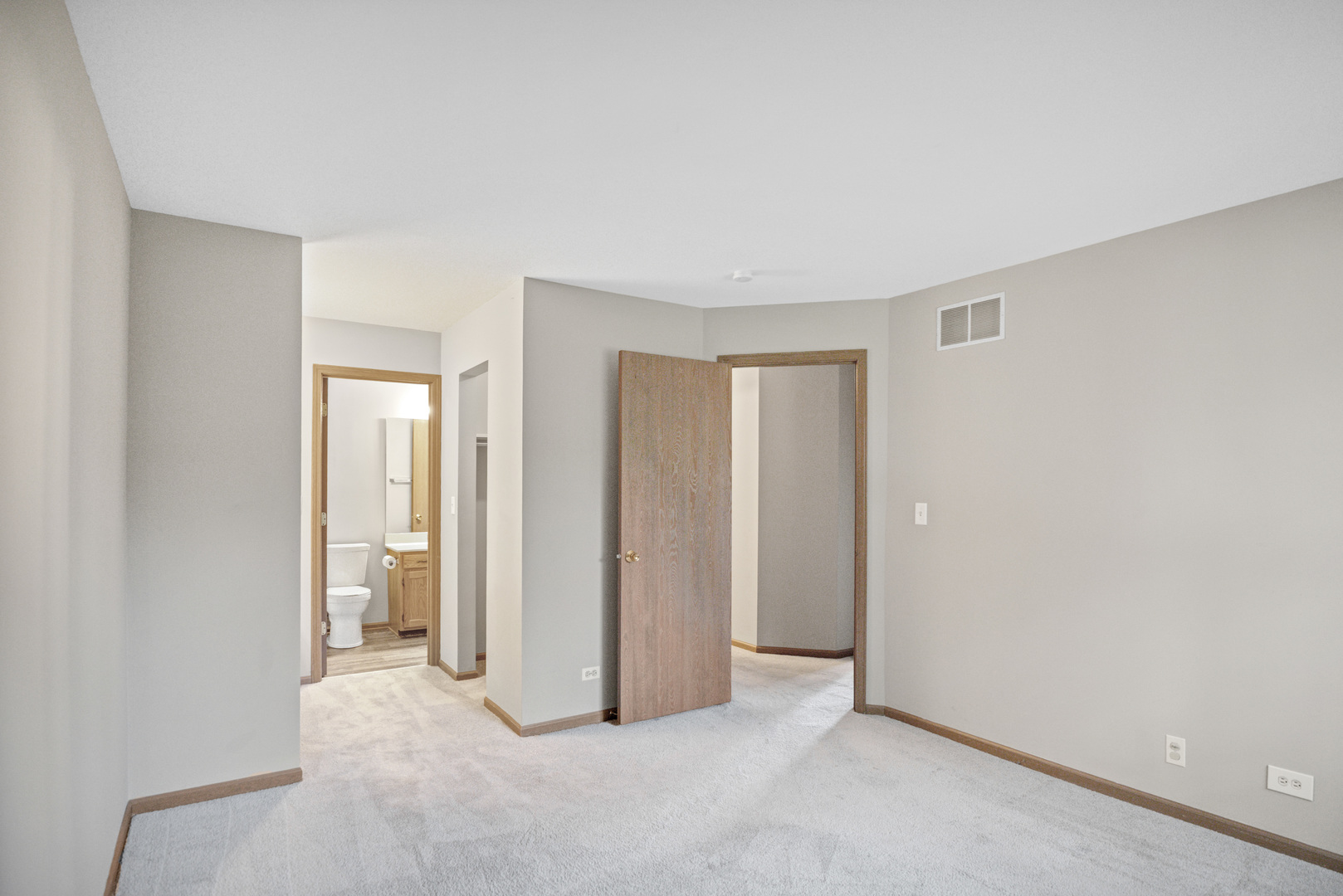 737 CANDLERIDGE Court #D2, Bartlett, IL 60103