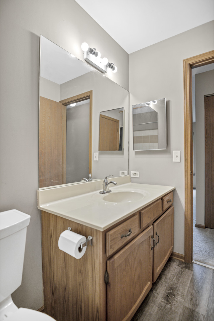 737 CANDLERIDGE Court #D2, Bartlett, IL 60103