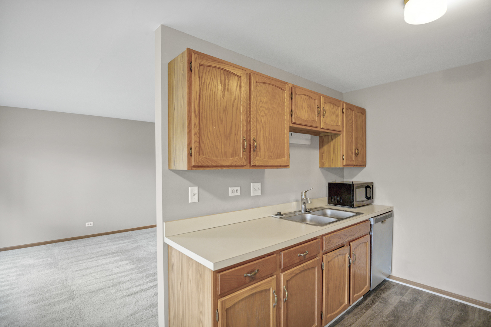 737 CANDLERIDGE Court #D2, Bartlett, IL 60103