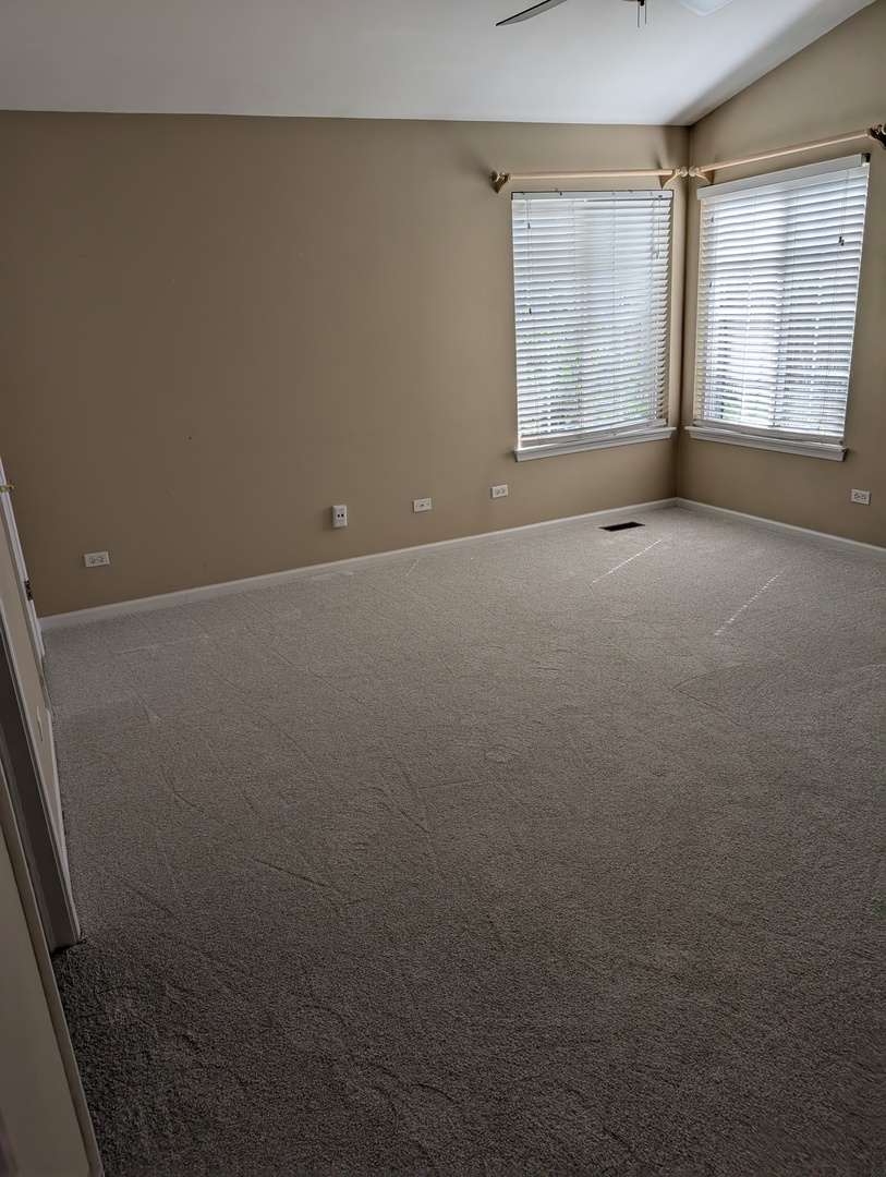 1209 Kensington #1209, Mundelein, IL 60060