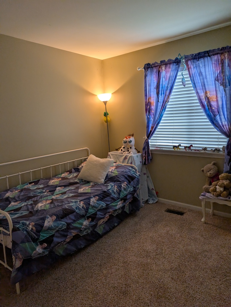 1209 Kensington #1209, Mundelein, IL 60060