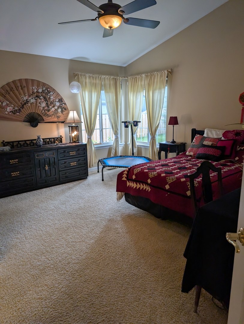 1209 Kensington #1209, Mundelein, IL 60060