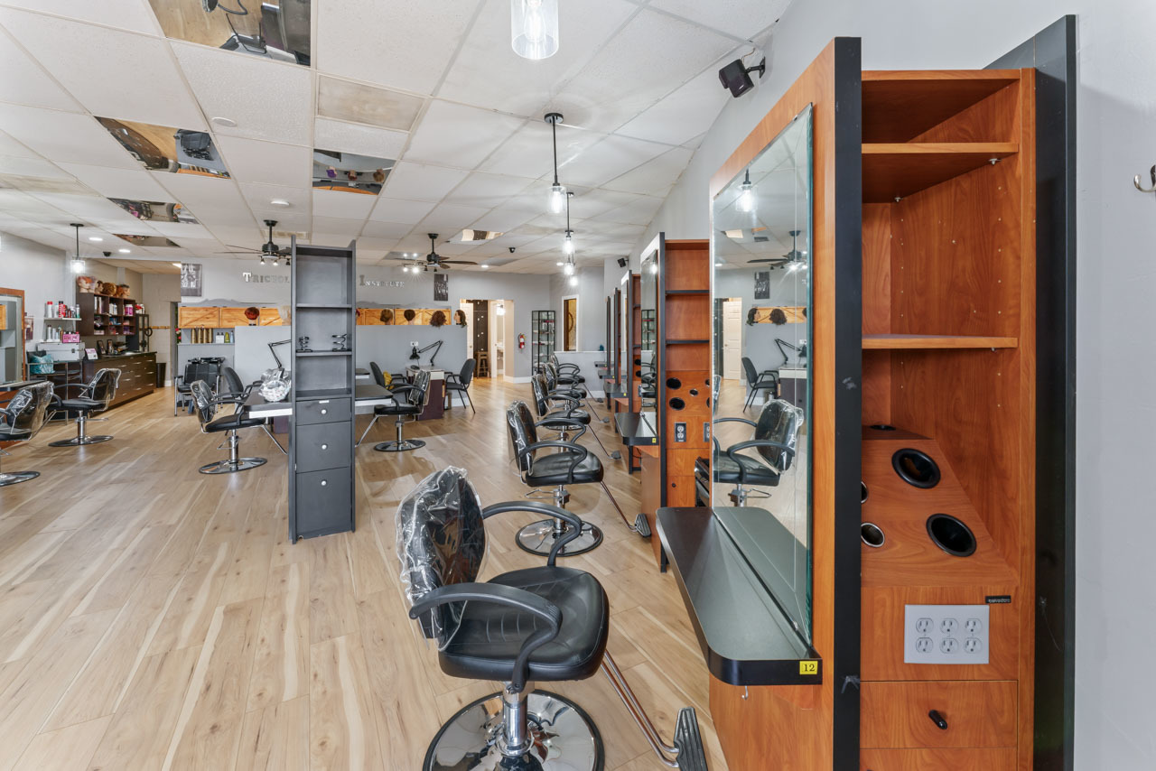 9999 confidential Avenue, Palatine, IL 60067