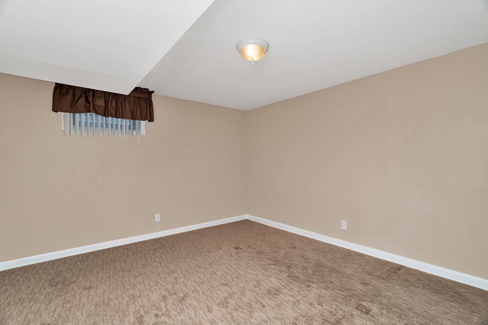 15317 Las Robles Street, Oak Forest, IL 60452