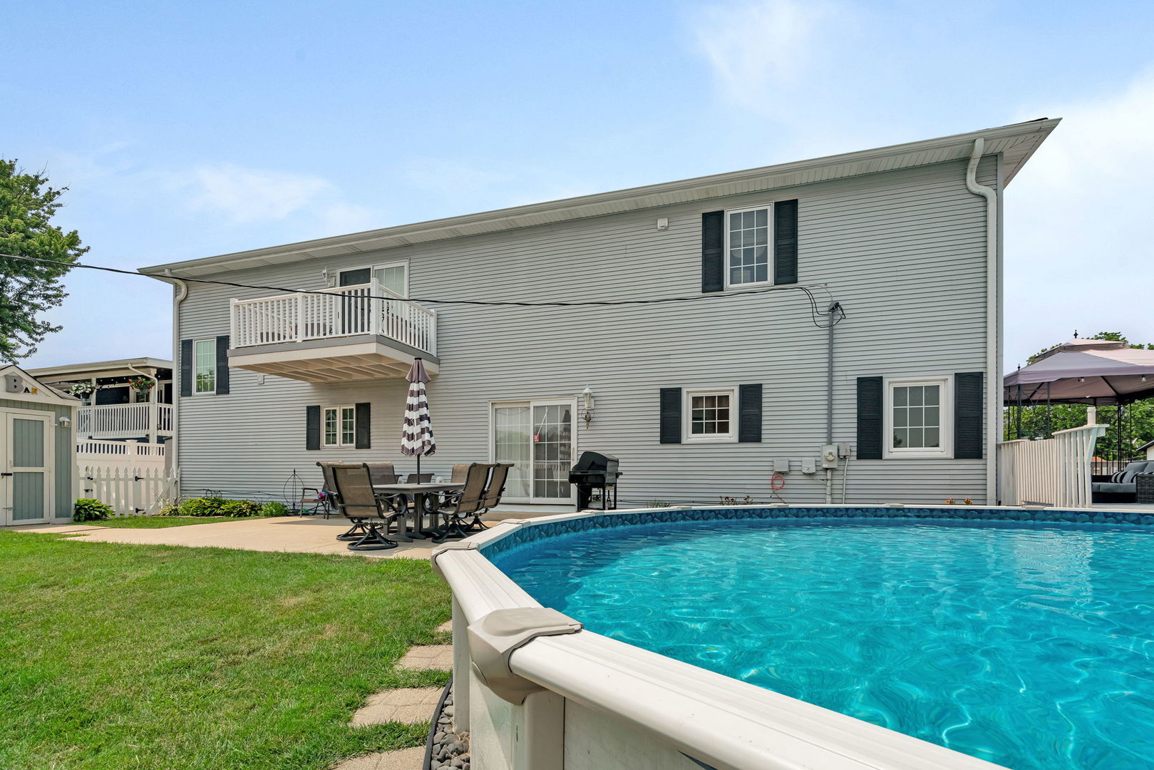 15317 Las Robles Street, Oak Forest, IL 60452