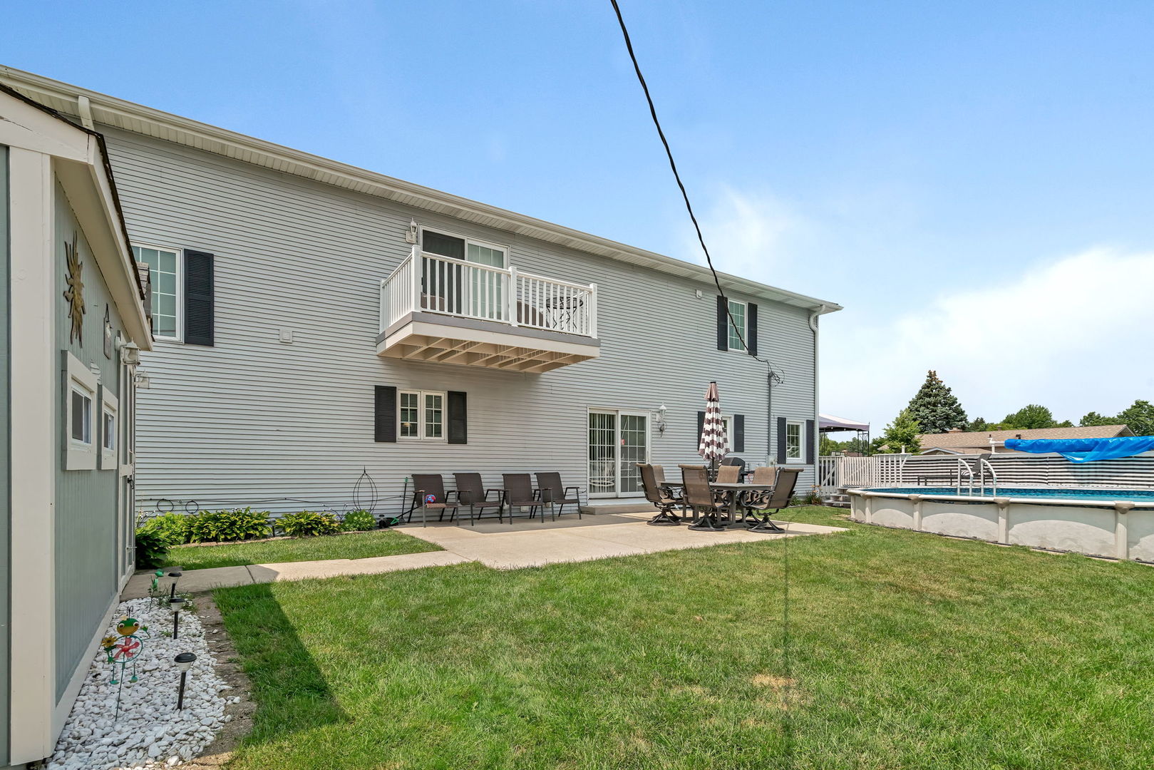 15317 Las Robles Street, Oak Forest, IL 60452