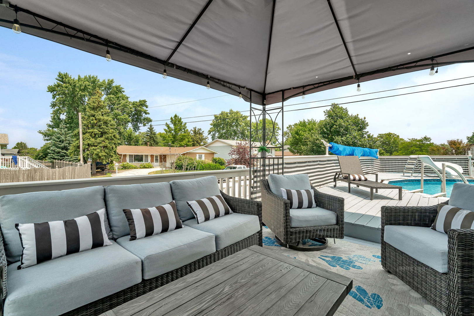 15317 Las Robles Street, Oak Forest, IL 60452