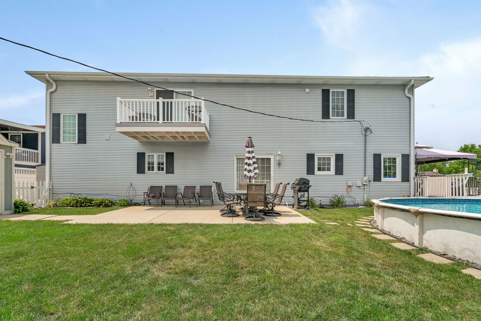 15317 Las Robles Street, Oak Forest, IL 60452