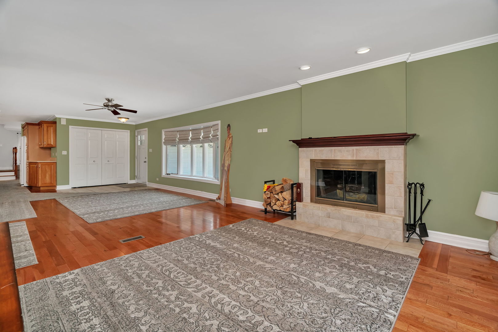 15317 Las Robles Street, Oak Forest, IL 60452