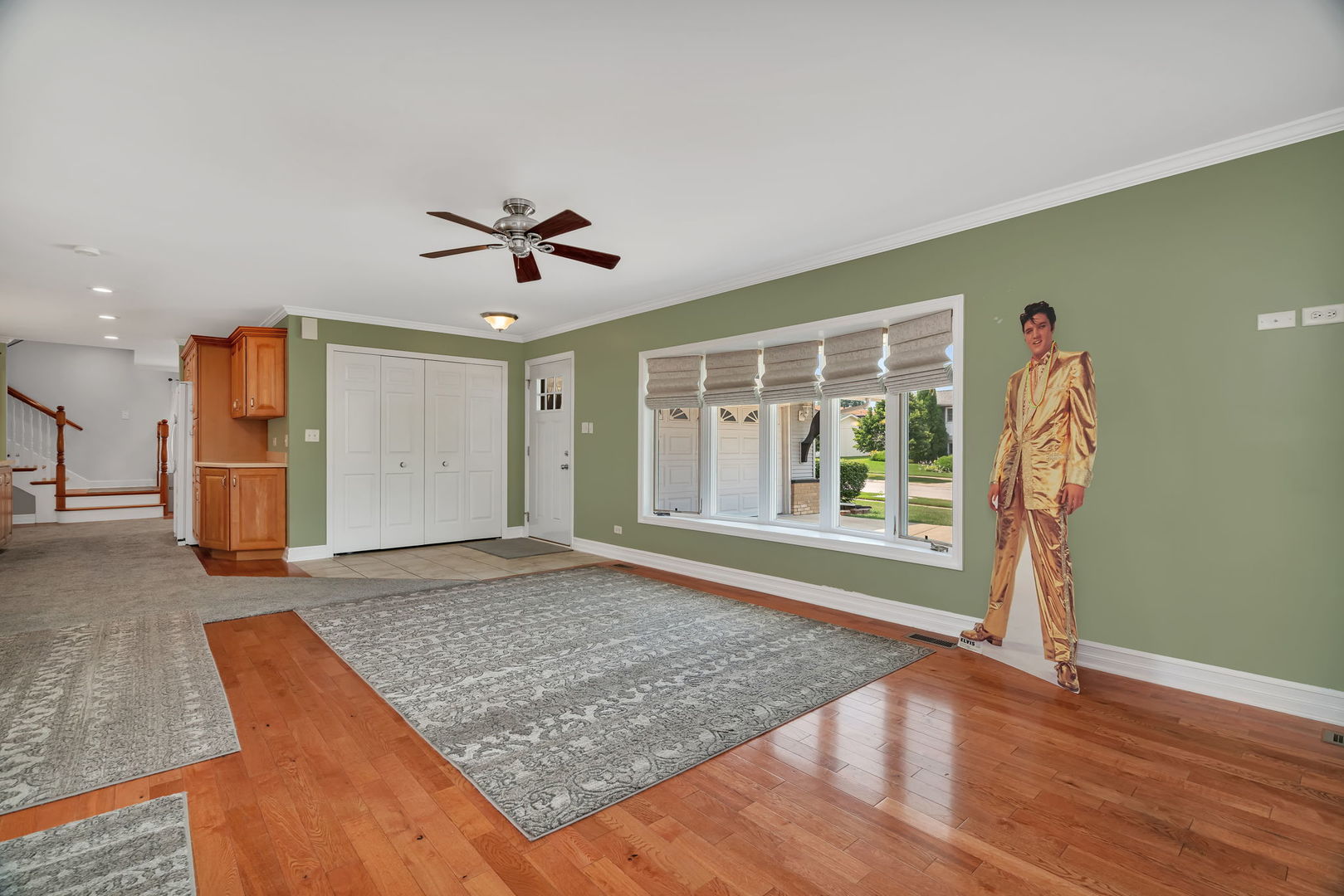 15317 Las Robles Street, Oak Forest, IL 60452