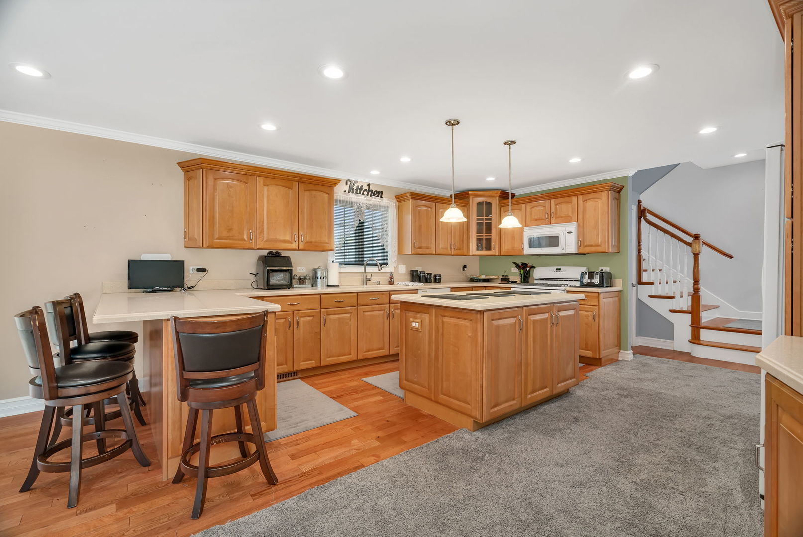 15317 Las Robles Street, Oak Forest, IL 60452