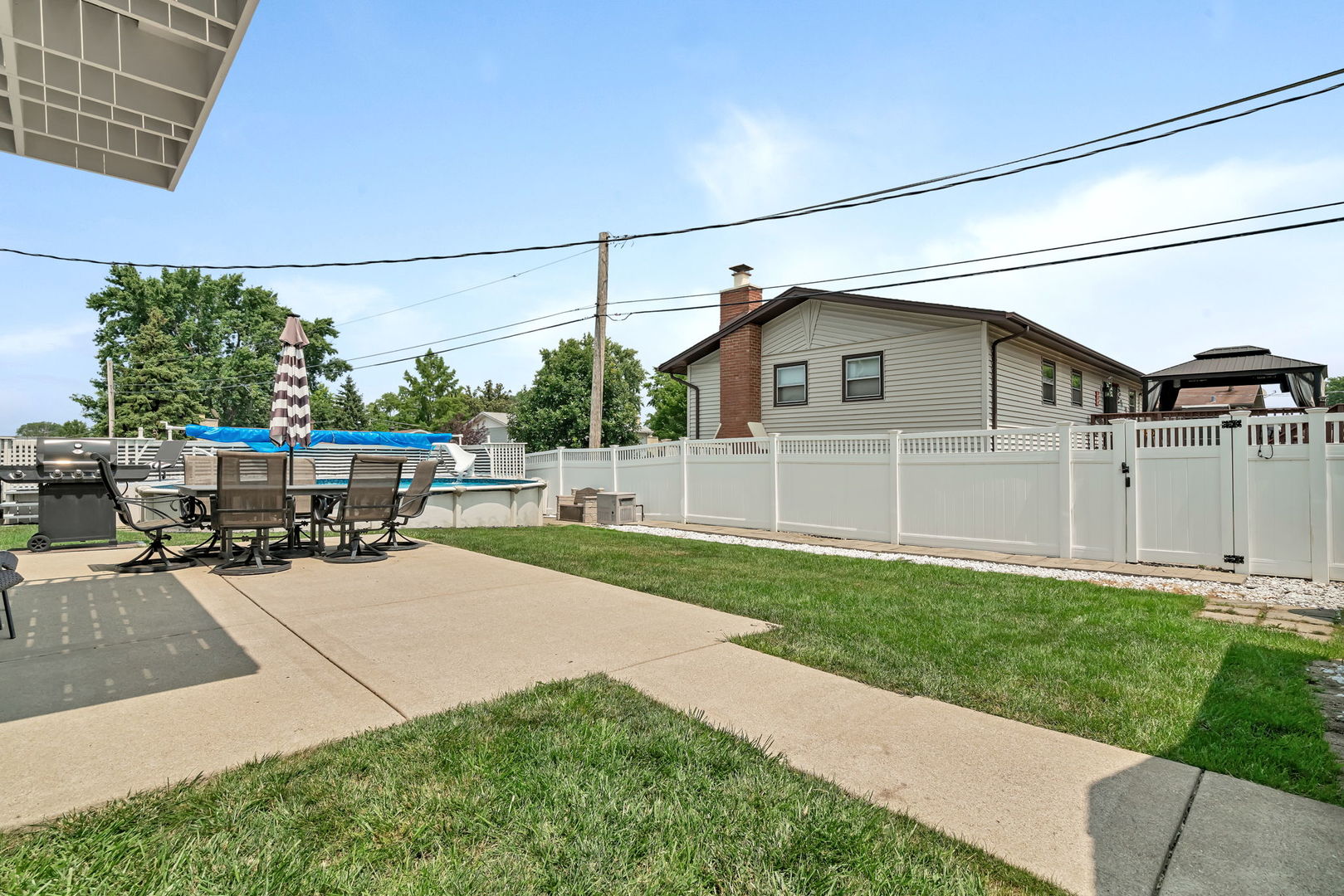 15317 Las Robles Street, Oak Forest, IL 60452