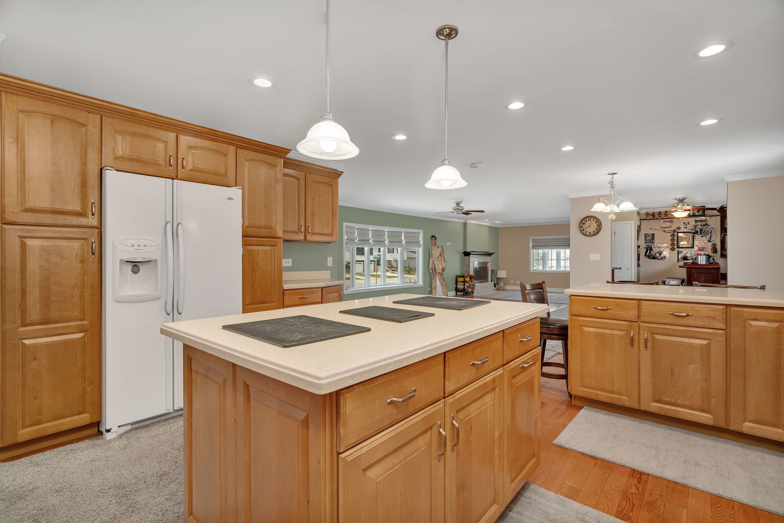 15317 Las Robles Street, Oak Forest, IL 60452