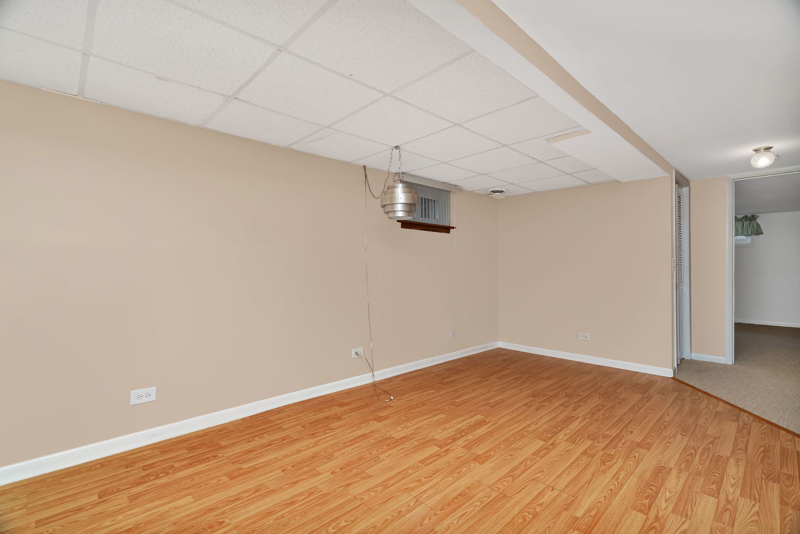 15317 Las Robles Street, Oak Forest, IL 60452