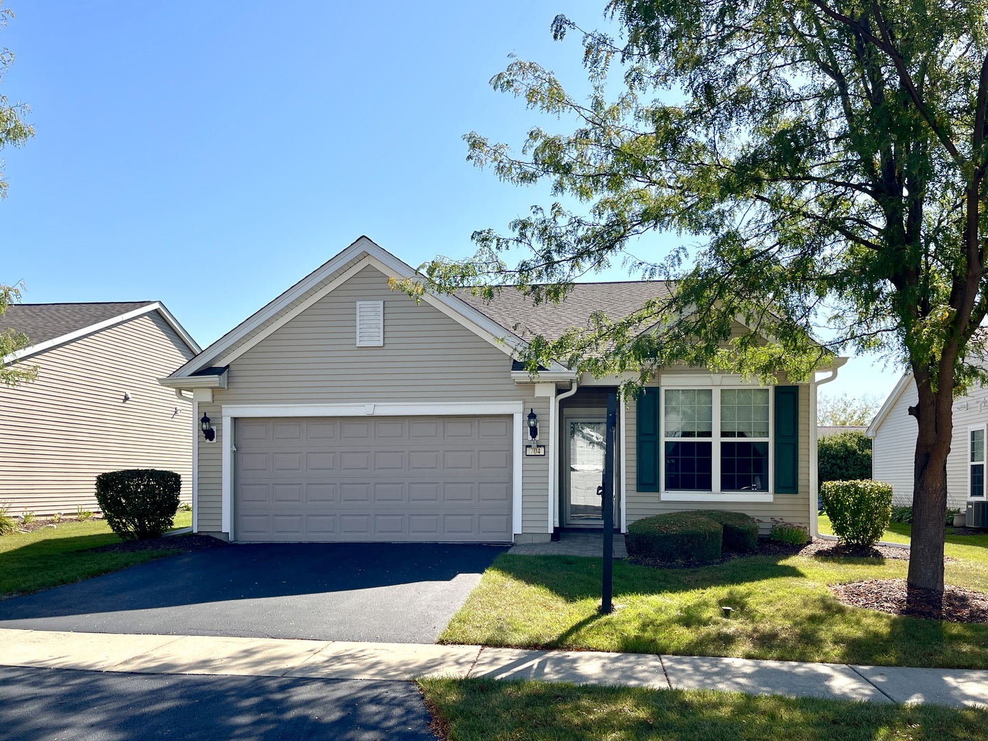 704 Flag Drive, Shorewood, IL 60404