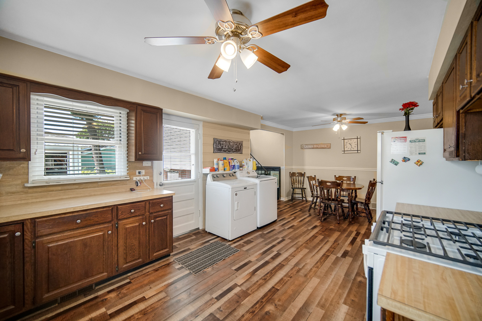 5613 W 84th Place, Burbank, IL 60459