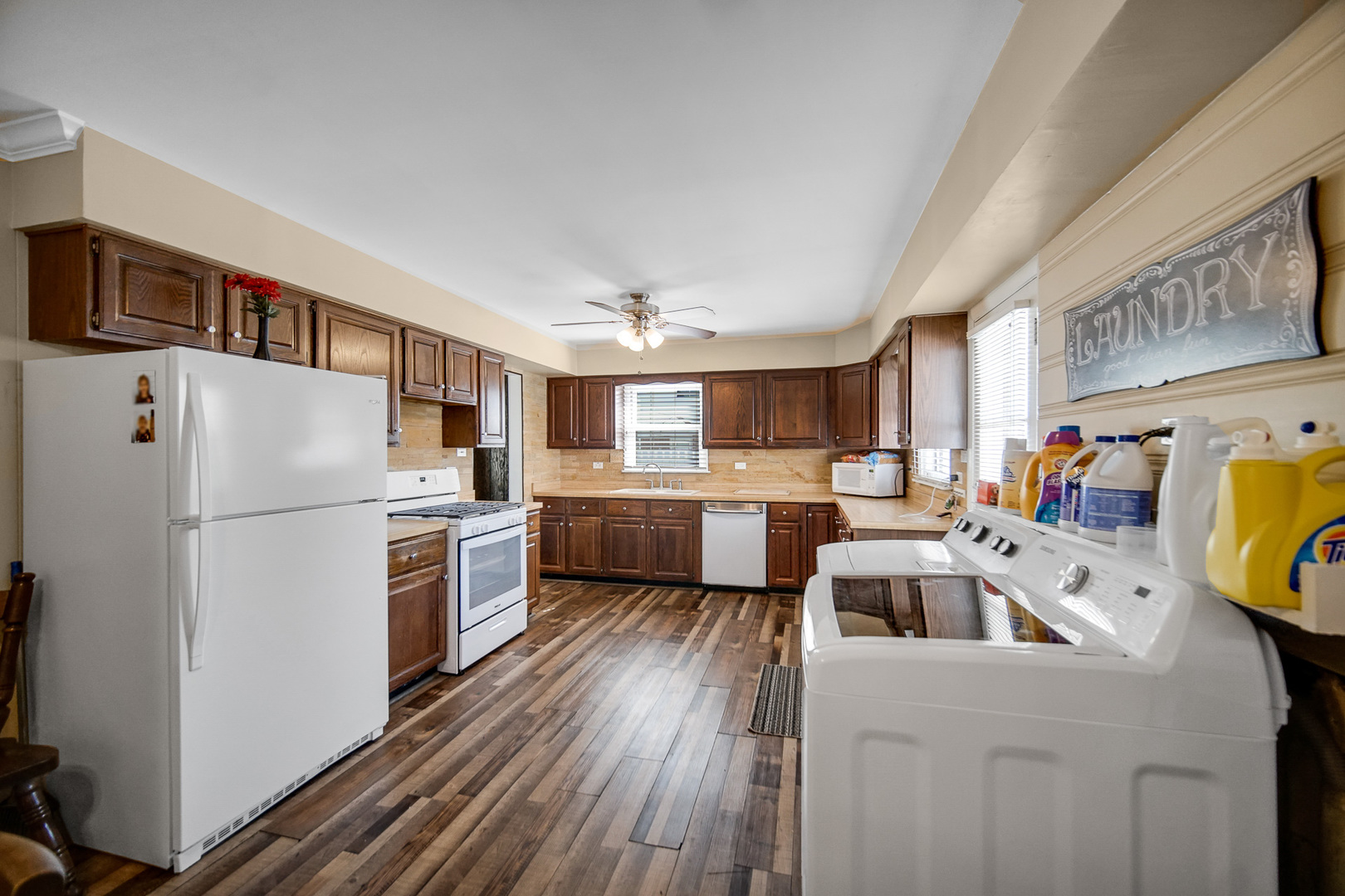5613 W 84th Place, Burbank, IL 60459