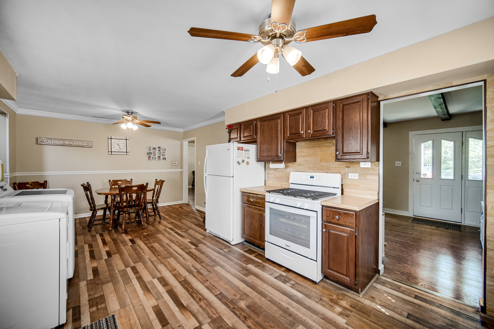 5613 W 84th Place, Burbank, IL 60459