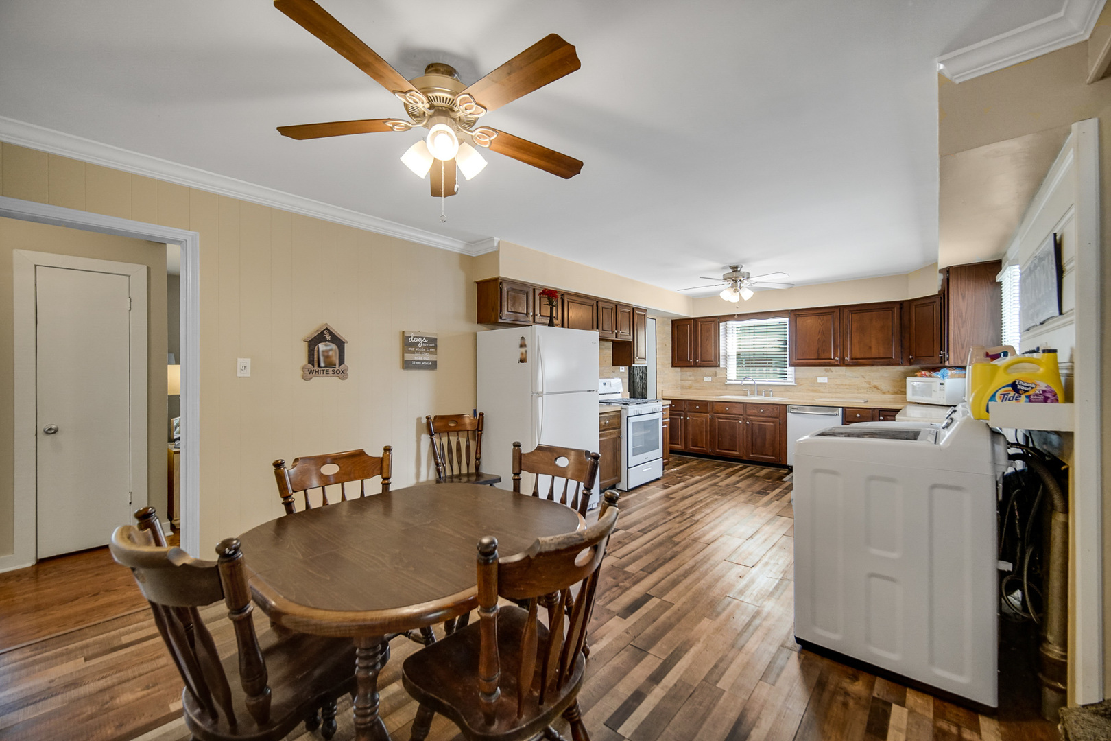 5613 W 84th Place, Burbank, IL 60459