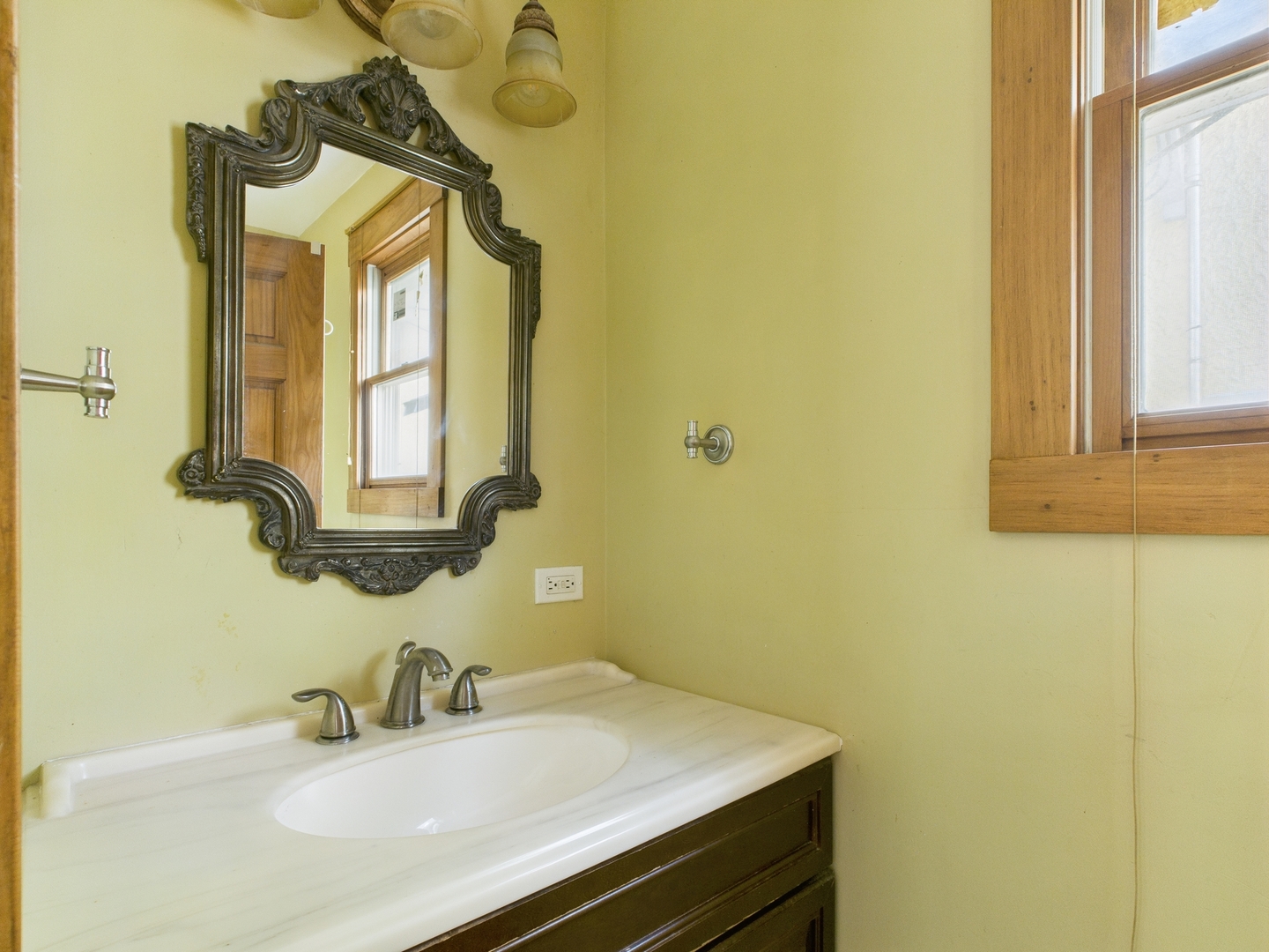 515 S Oak Park Avenue, Oak Park, IL 60304