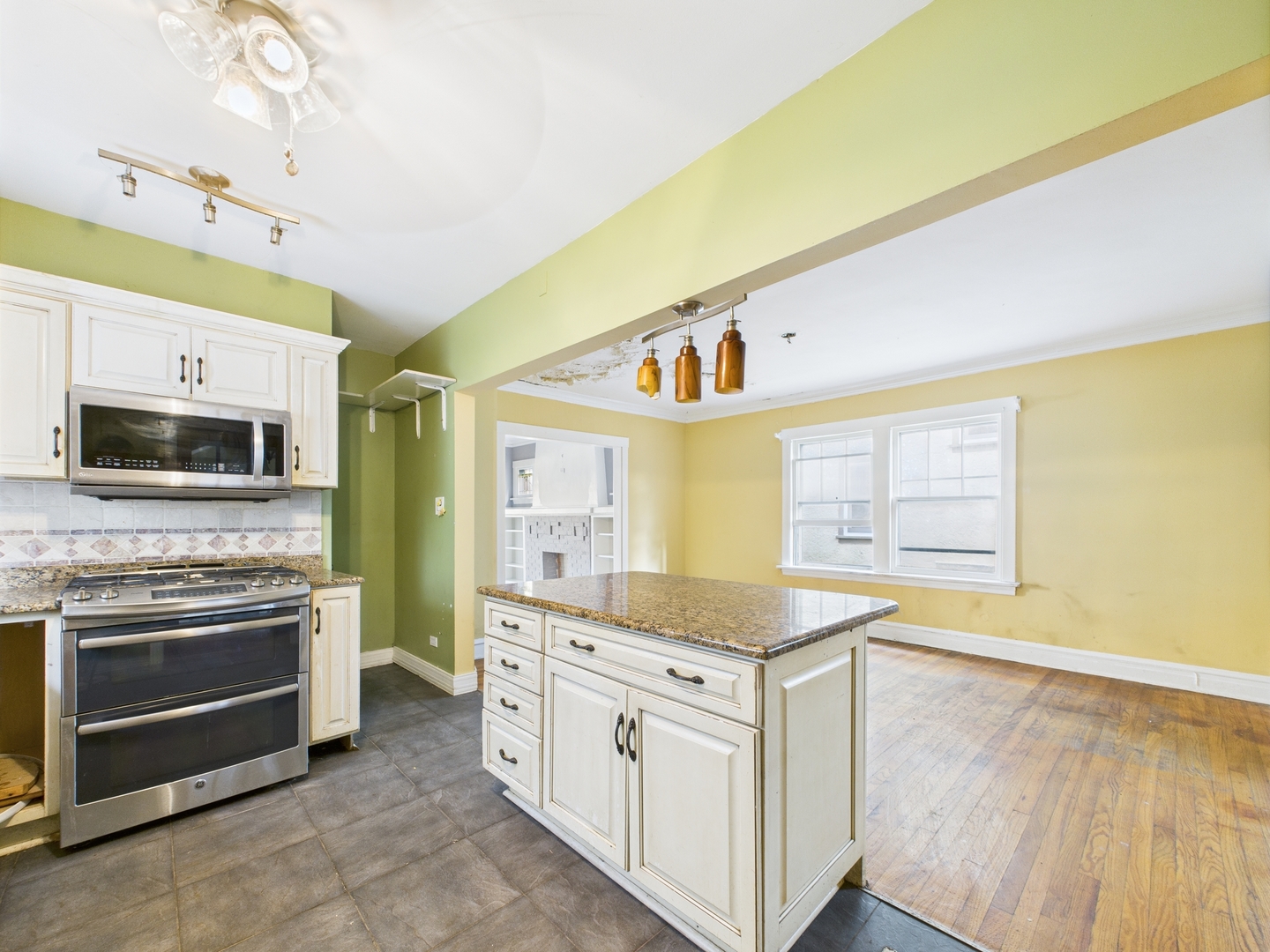515 S Oak Park Avenue, Oak Park, IL 60304