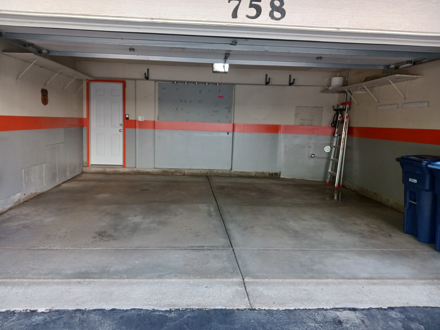 758 Hanbury Drive, Des Plaines, IL 60016