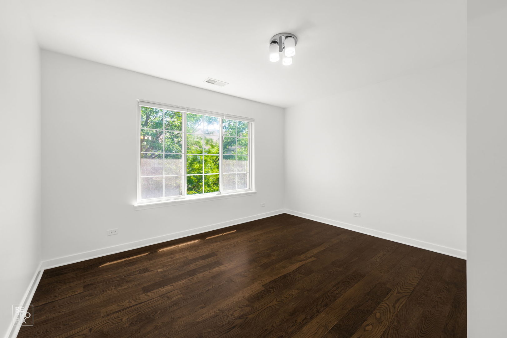 758 Hanbury Drive, Des Plaines, IL 60016