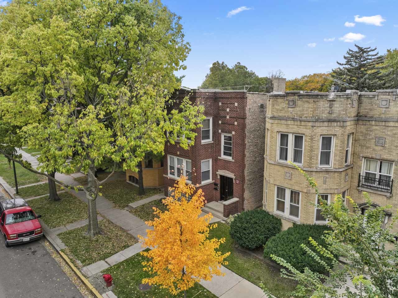 5728 N Maplewood Avenue, Chicago, IL 60659