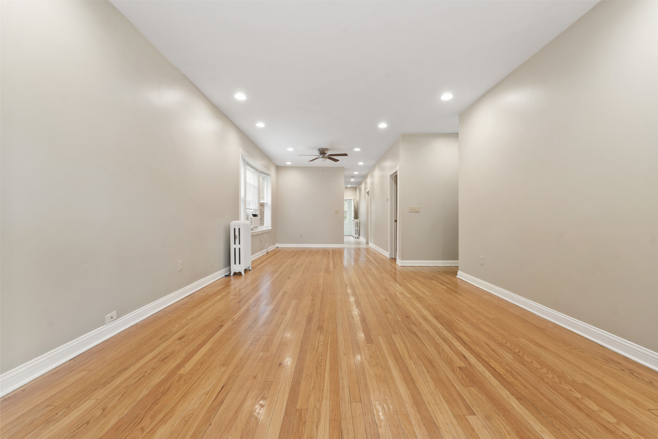 5728 N Maplewood Avenue, Chicago, IL 60659