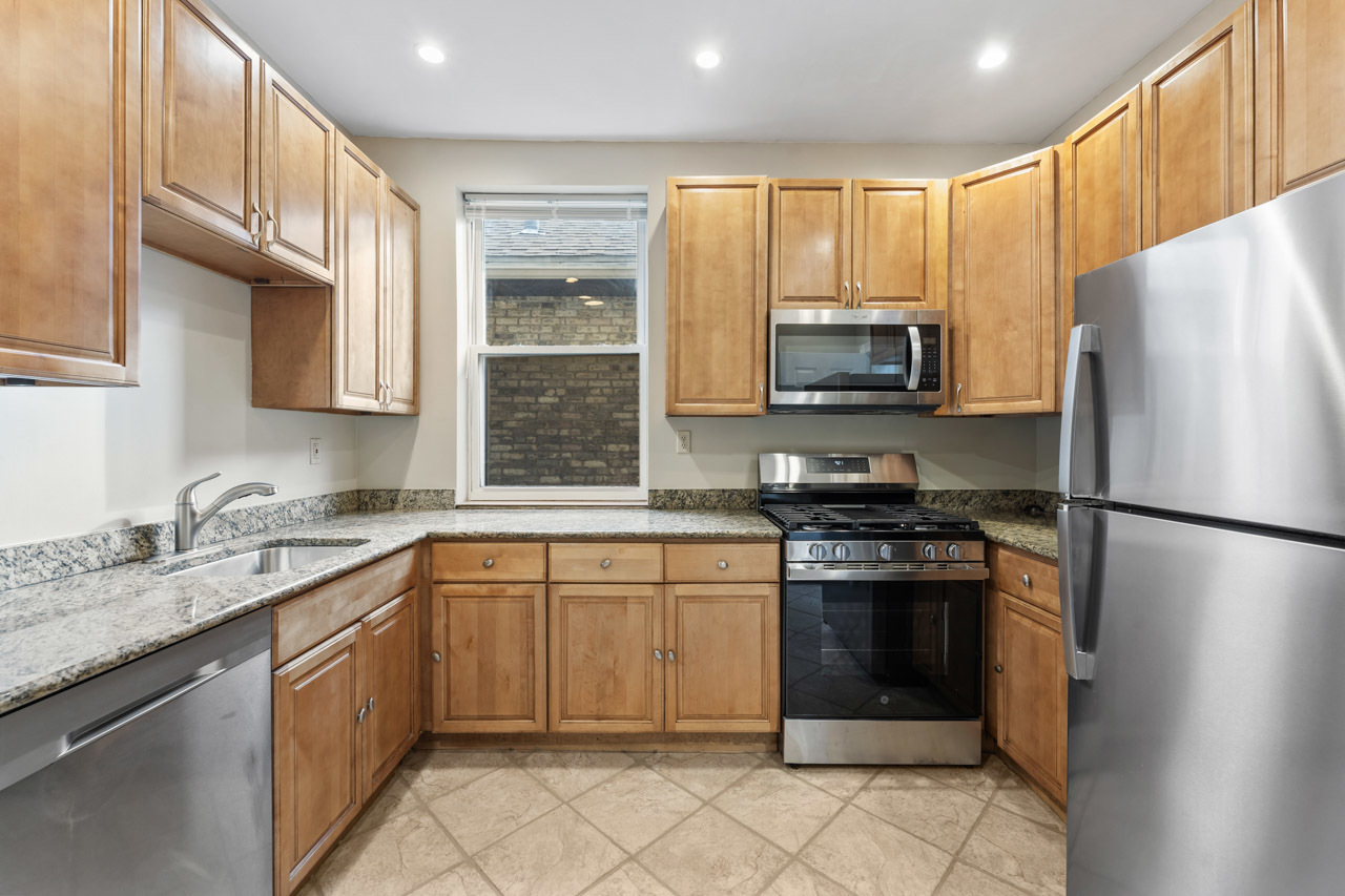 5728 N Maplewood Avenue, Chicago, IL 60659