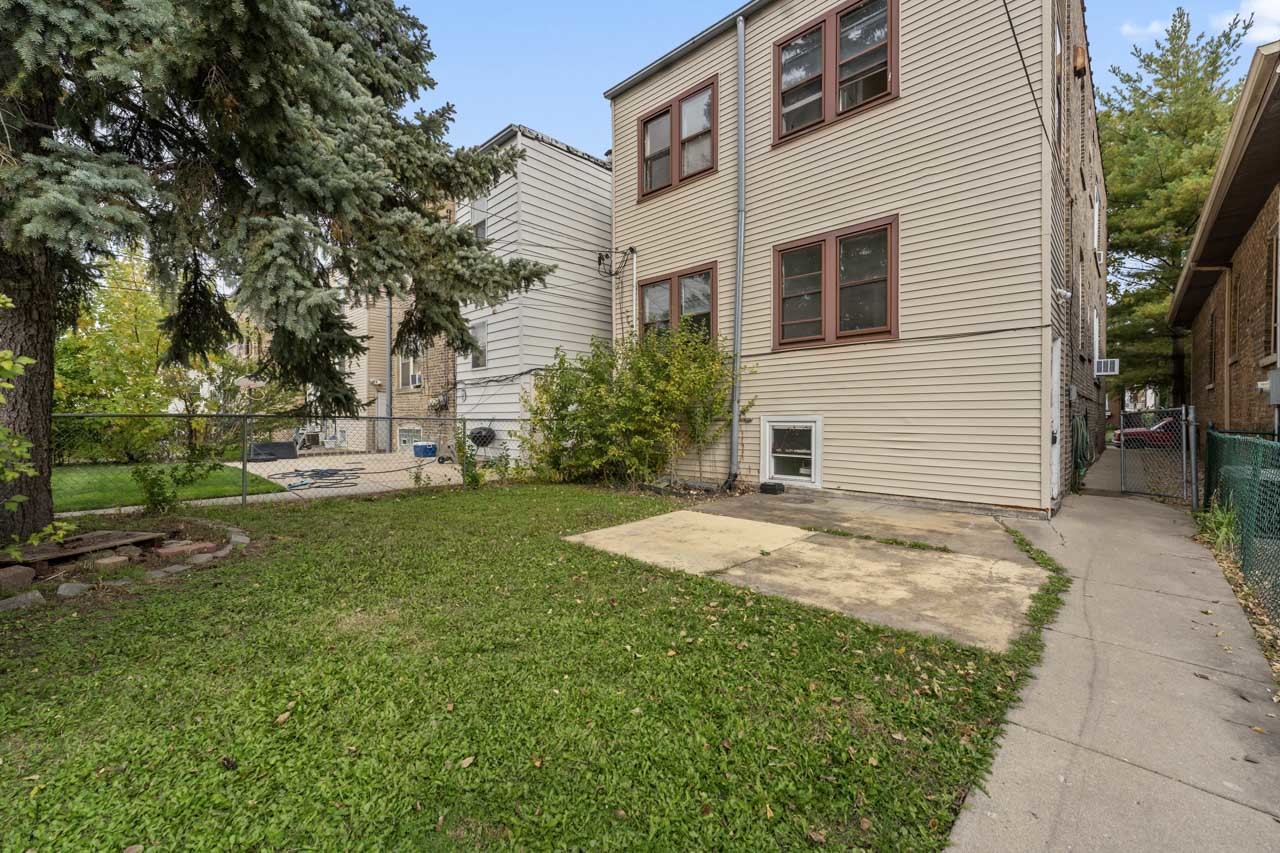 5728 N Maplewood Avenue, Chicago, IL 60659