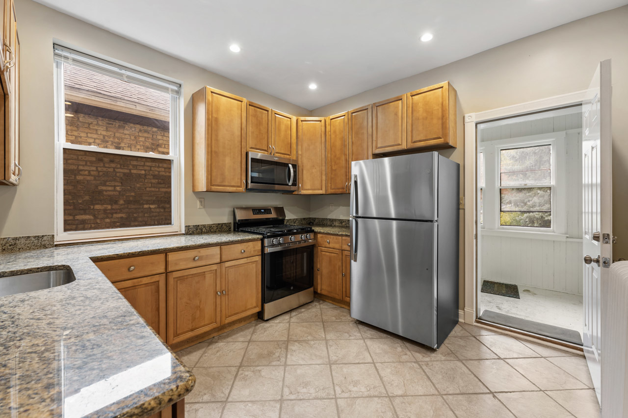 5728 N Maplewood Avenue, Chicago, IL 60659