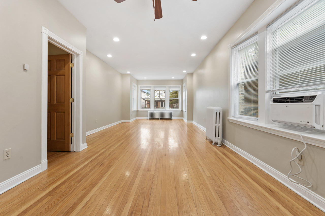 5728 N Maplewood Avenue, Chicago, IL 60659