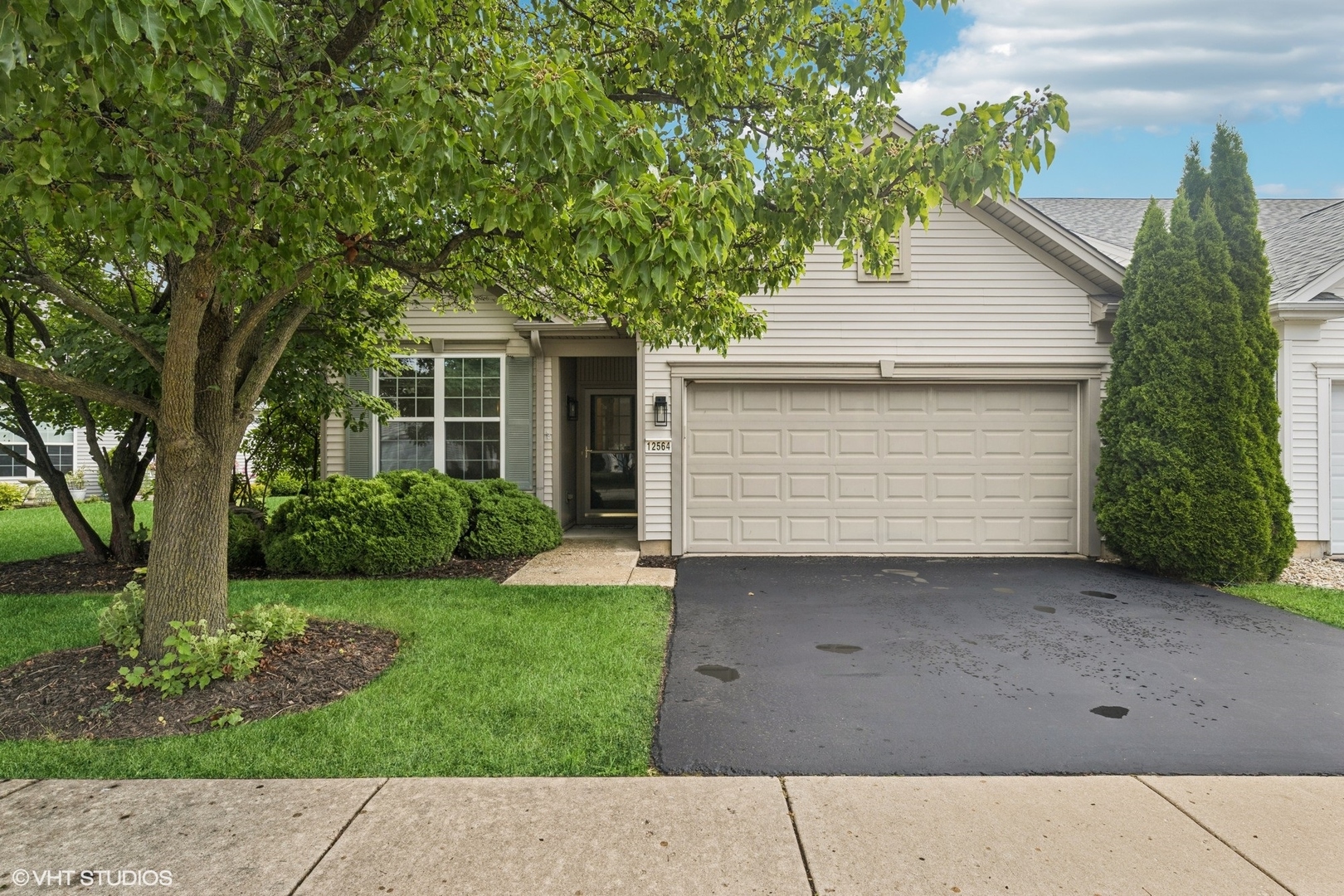 12564 Castle Rock Drive, Huntley, IL 60142