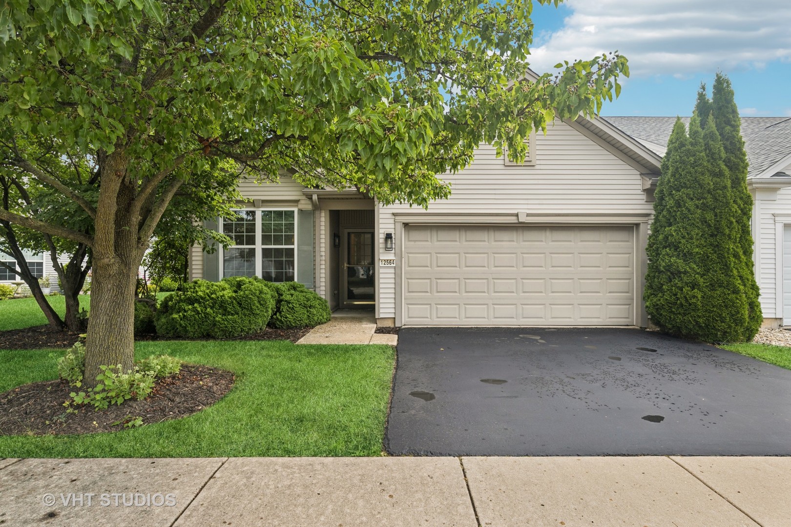 12564 Castle Rock Drive, Huntley, IL 60142