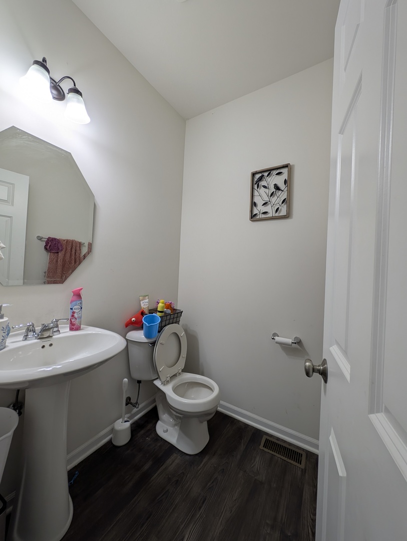 3765 Saint James Court, Elgin, IL 60124