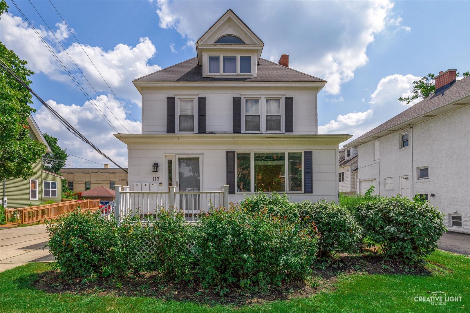 117 N West Street #1, Wheaton, IL 60187