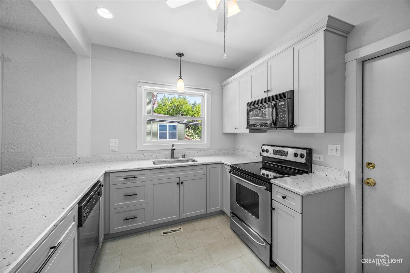 117 N West Street #1, Wheaton, IL 60187